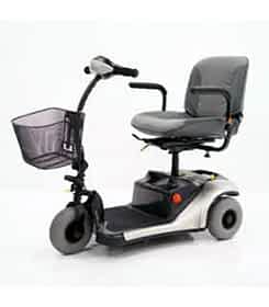 Scooter &eacute;lectrique pour handicap&eacute; et mobilit&eacute; r&eacute;duite Shoprider GK7-3 en gris